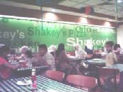 shakeysroom.jpg
